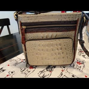 Vintage crossbody Brahmin